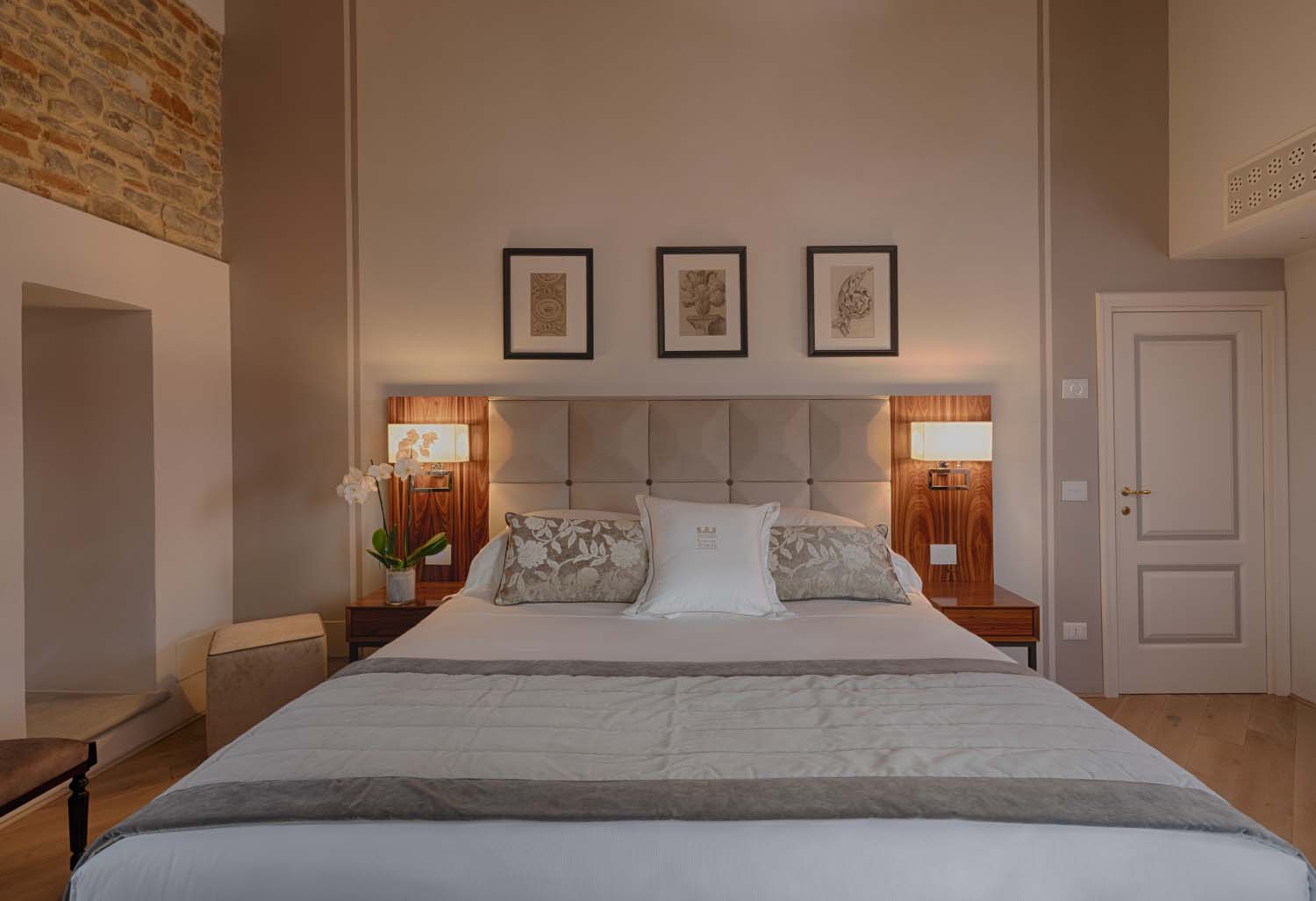 Donati Luxury Tower - Camera